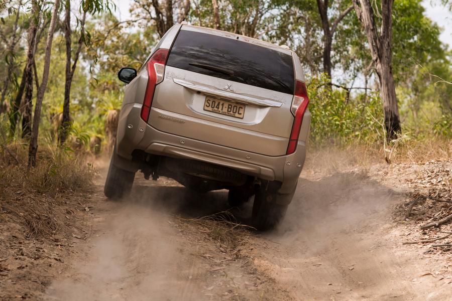  Mitsubishi Pajero Sport Exceed 2015 года  (AU) (фото 32 из 40)